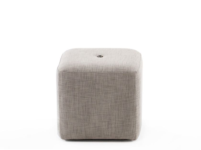 RODA
DOUBLE
Square fabric garden pouf