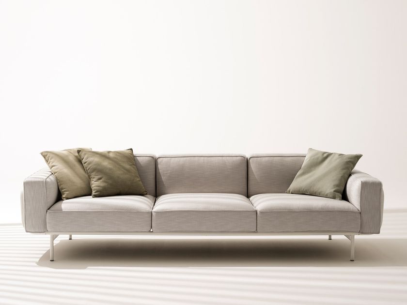 RODA
ESTENDO
3 seater fabric garden sofa
