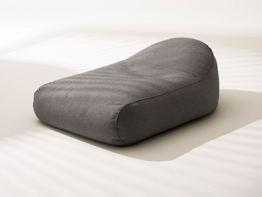 RODA
ONDA
Upholstered fabric Garden daybed