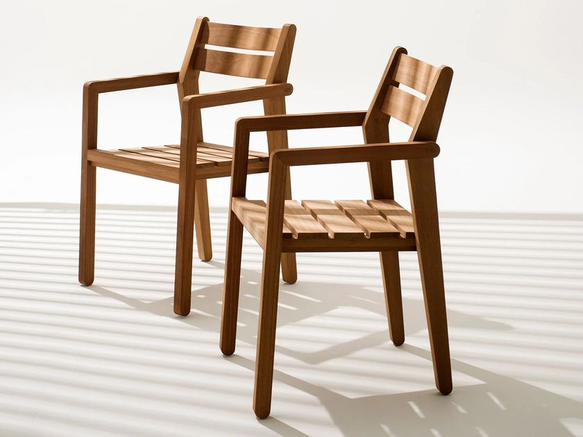 RODA
ZANIA
Iroko garden chair with armrests