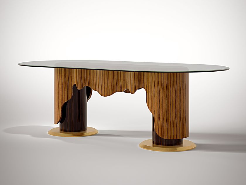 Roman & Co.
LENNOX
Oval wooden table with crystal top