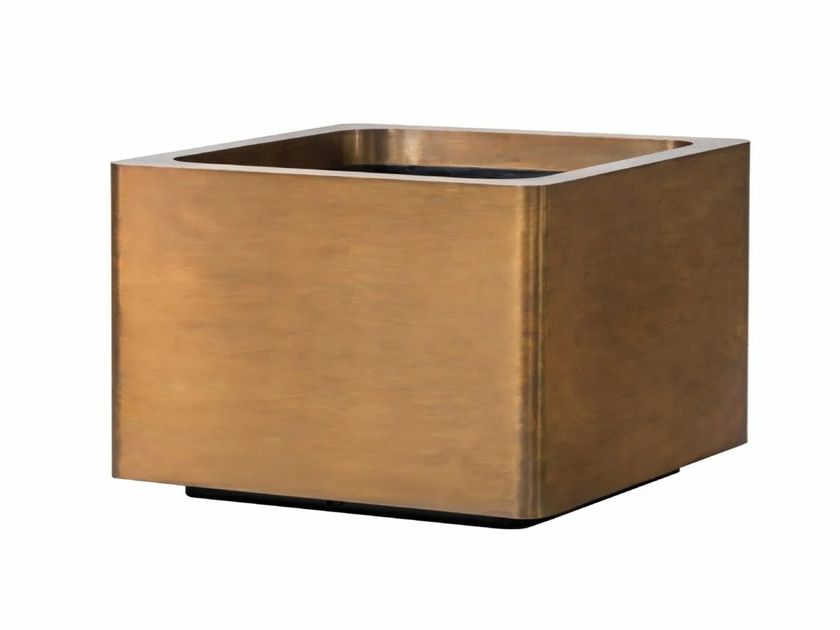 Royal Botania
CUPRUM
Square brass planter