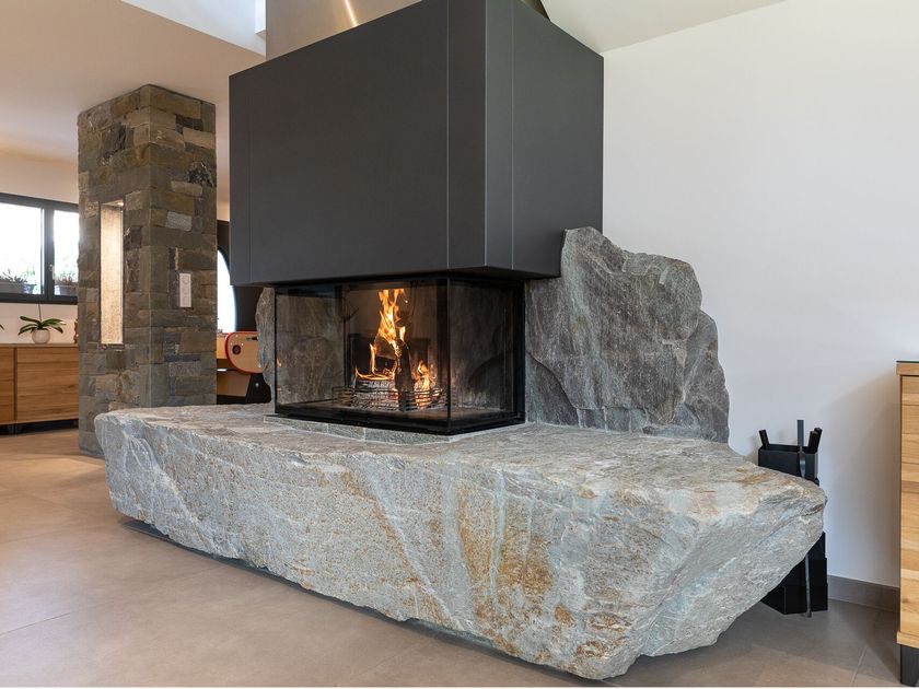 RUEGG
RIII 55x100x46
Wood-burning 3-sided steel fireplace