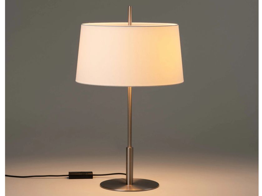 Santa & Cole
DIANA
LED metal table lamp