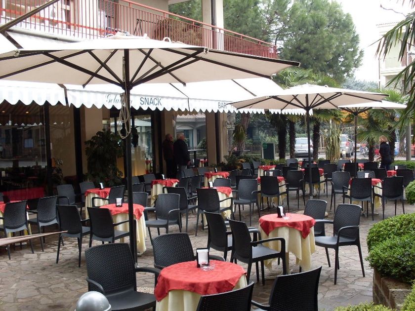 Scolaro Parasol
NAPOLI STANDARD
Round powder coated aluminium Garden umbrella