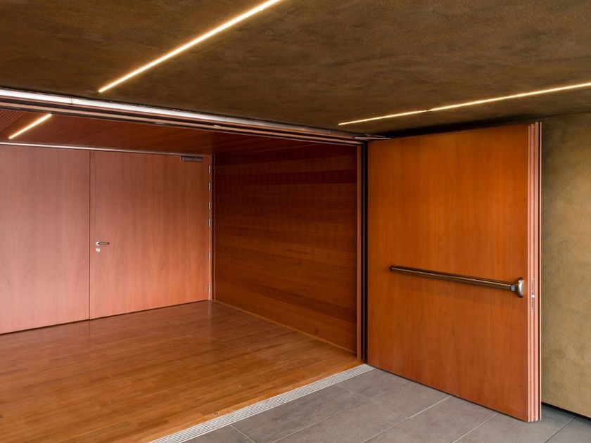 Sebino Chiusure
REI 120
Wooden Emergency exit door