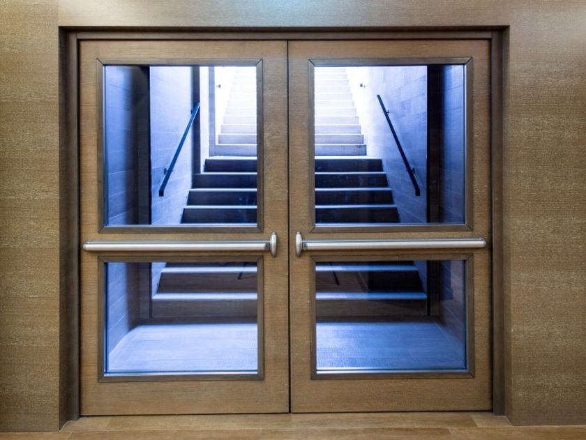 Sebino Chiusure
REI 60
Wood and glass Emergency exit door
