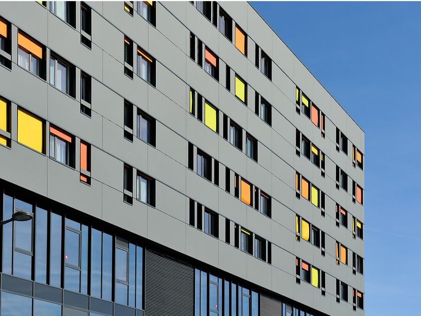 SERGE FERRARI
SOLTIS® 92
Technical fabric for optimum solar protection performance