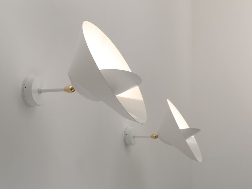 Serge Mouille
SATURNE
Metal wall light