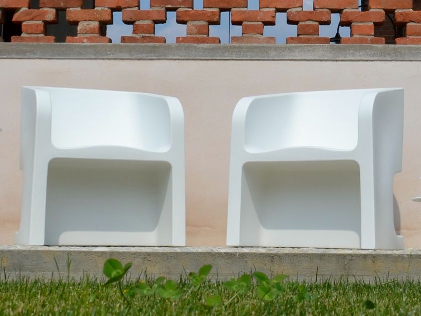 Servetto
MICHELLE
Plastic garden chair with armrests