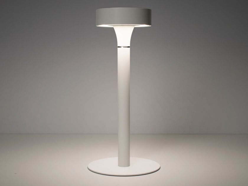 SIMES
TRES JOLIE
LED aluminium Outdoor table lamp cordless