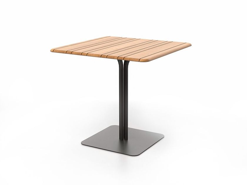 SKLD Studio
EKI
Outdoor table in aluminum and teak