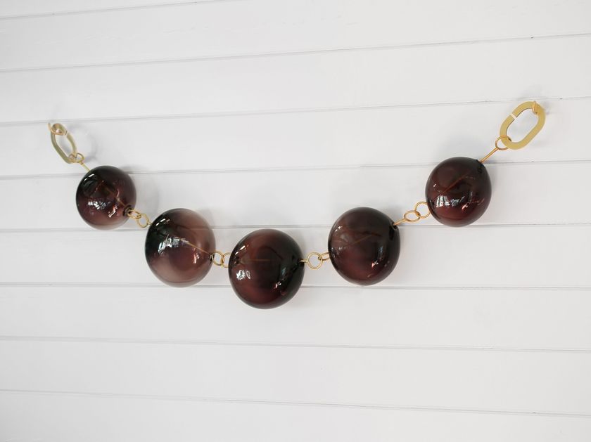 SkLO
BEAD
Blown glass wall decor item