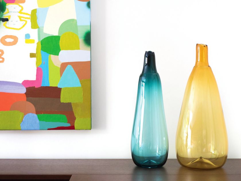 SkLO
BOTTLE
Blown glass vase