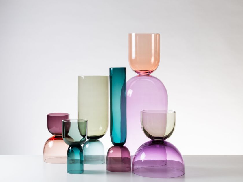 SkLO
CRESCENT
Blown glass vase