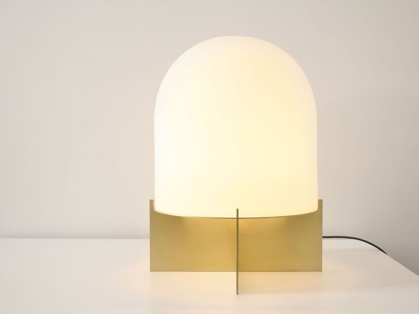 SkLO
DOME
LED blown glass table lamp