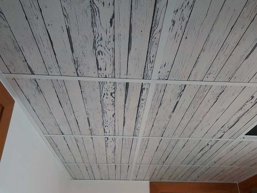 Sky-Tile®
WEATHERED WOOD
Sound absorbing rock wool ceiling panels