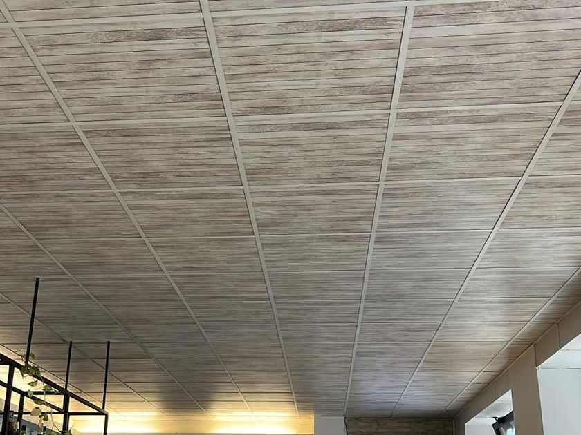 Sky-Tile®
WHITE WOOD
Sound absorbing rock wool ceiling panels with wood effect