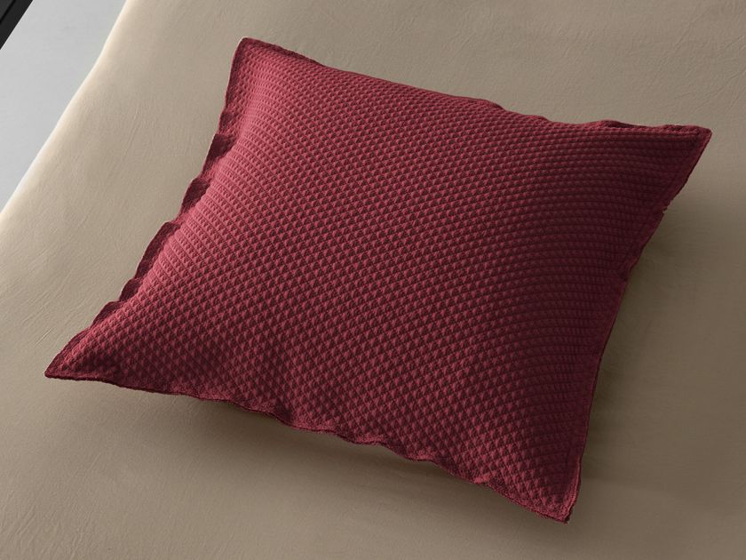 Society Limonta
BUTÌ GEO
Solid-color cotton cushion