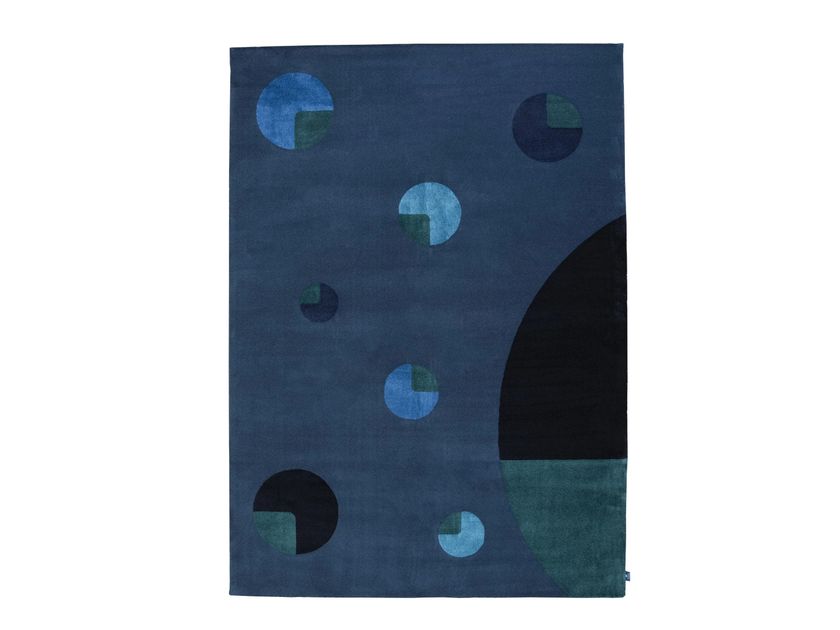 Softicated
PLANETS
Rectangular tufted rug with wool and botanical silk