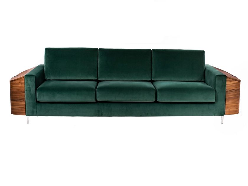 Softicated
SADDLEBAGS
3 seater velvet sofa with integrated compartments