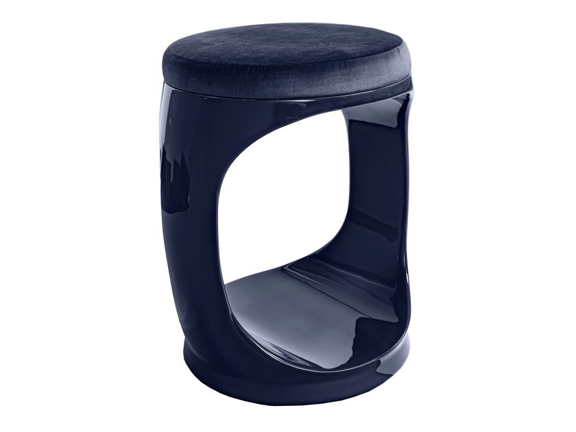 Softicated
SIGNET RING
Low polyurethane stool with padded seat