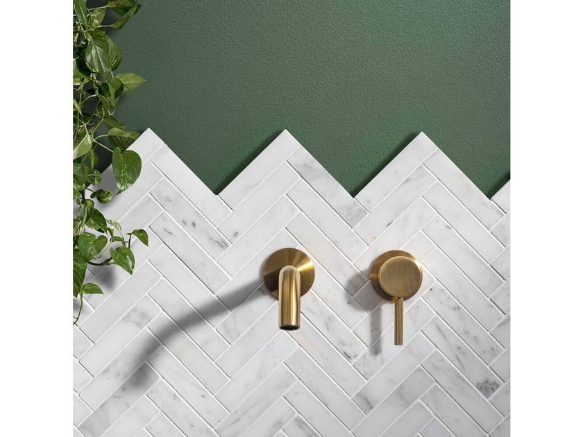 Starel
CALACATTA HONED HERRINGBONE
Marble mosaic