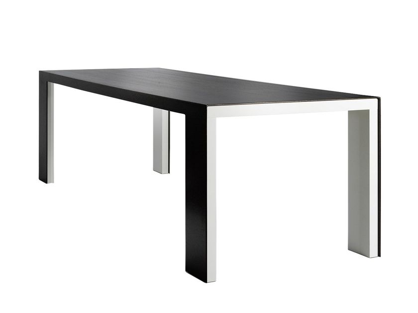 STEININGER
COAT
Rectangular wooden dining table