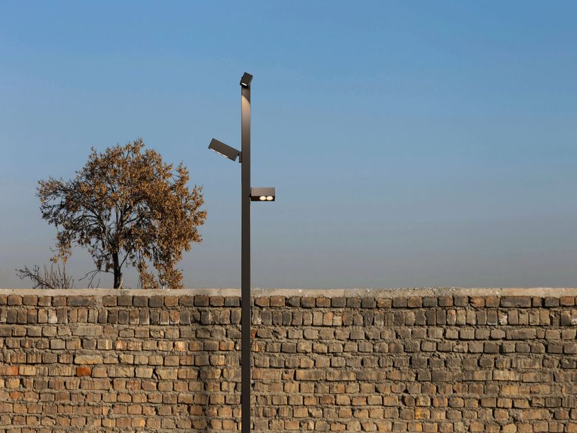 Stral
DIAL
Stainless steel garden lamp post