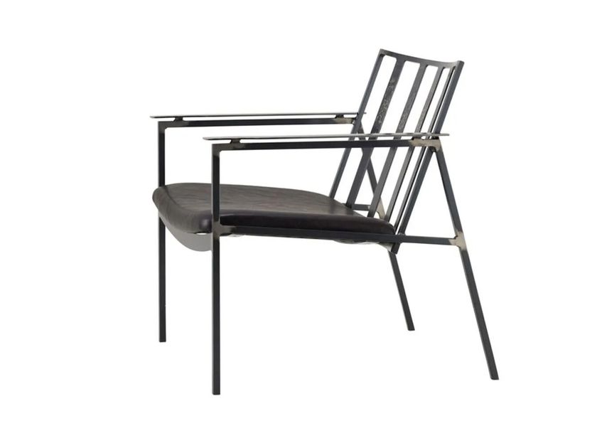 SUGIYAMA
SHIN
Iron armchair with armrests