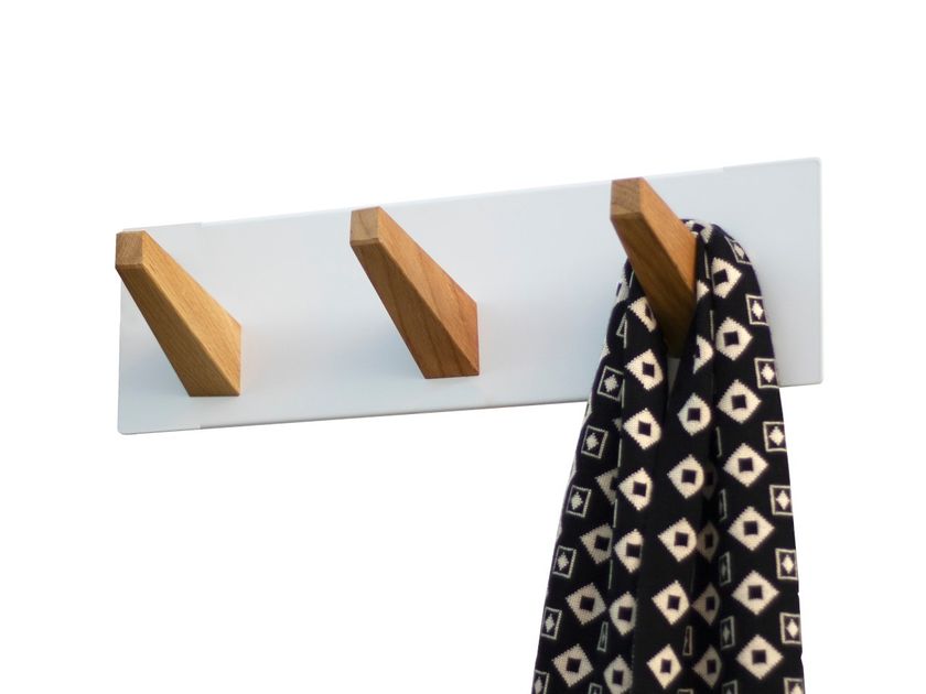 Systemtronic
SECOND TREE WALL
Wall-mounted aluminium and wood coat rack