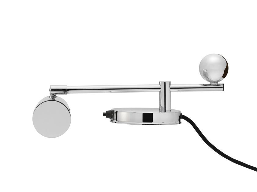 TECNOLUMEN®
DS 28
Brass table lamp