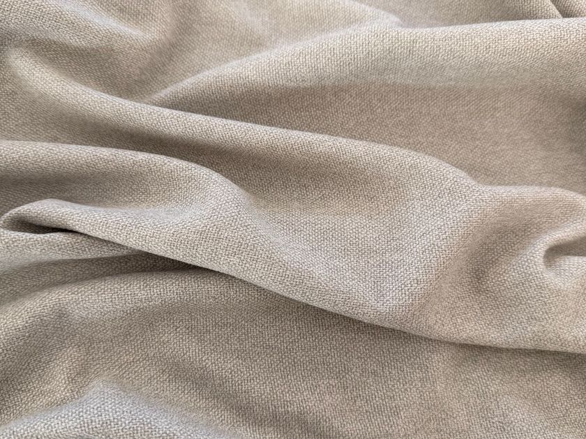Tendagi®
TS-3018
Solid-color fire retardant polyester fabric for curtains