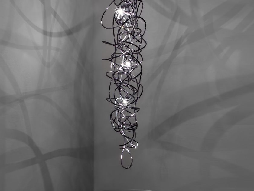 TERZANI
DOODLE VERTICAL
LED metal pendant lamp