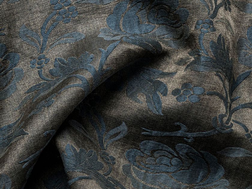 The House of Lyria
CAMMARATA
Jacquard linen and silk fabric with floral pattern