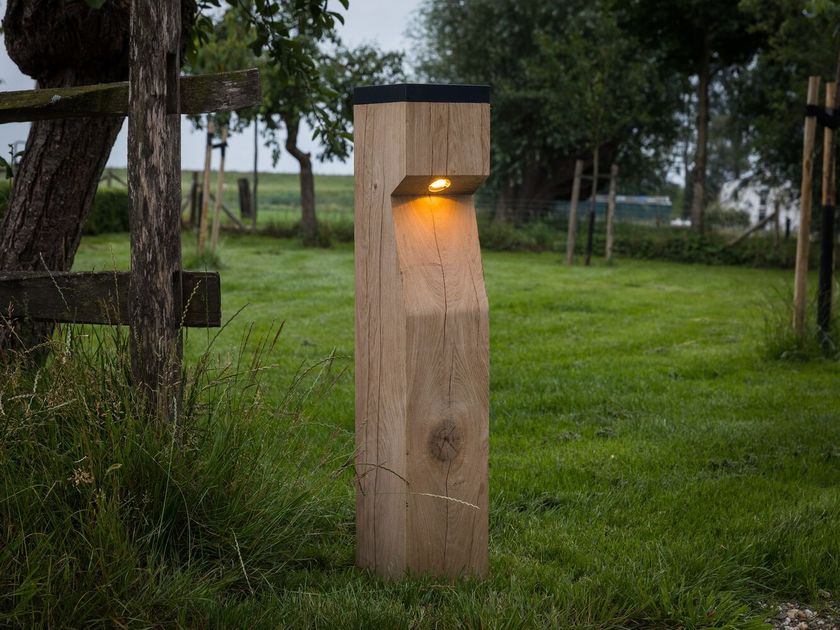 timberlab
EYE SOLAR
LED Solar Powered oak bollard light