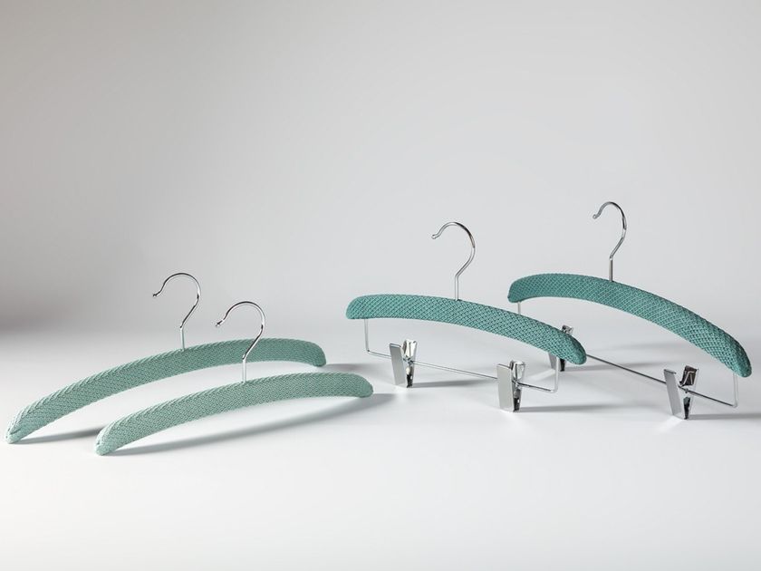 Toscanini
TERESA
Beech and yarn clothes hanger