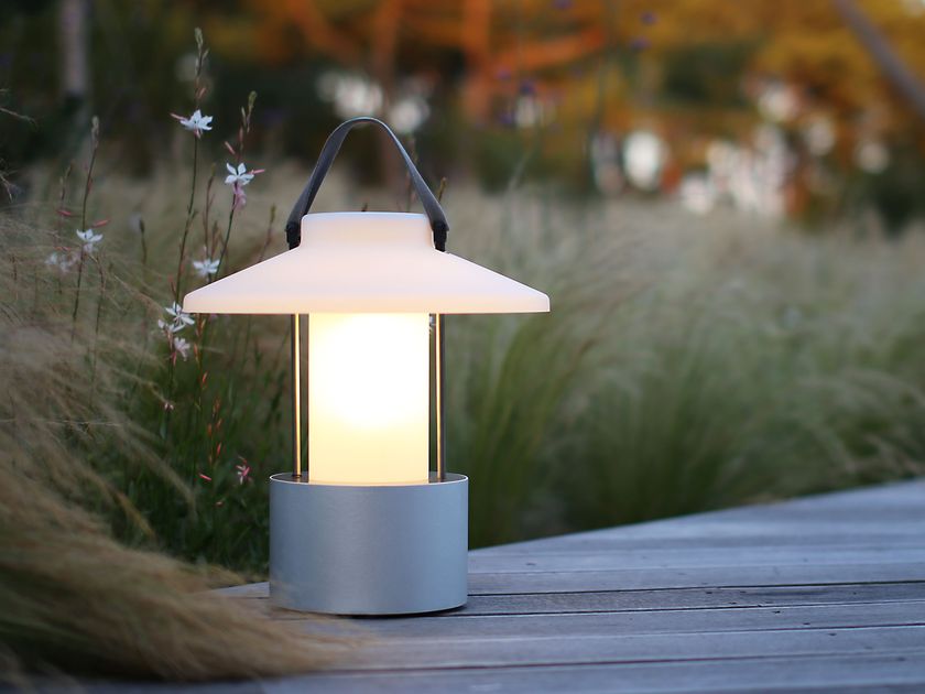 TRADEWINDS
CLARO!
Outdoor lamp with rechargeable battery
