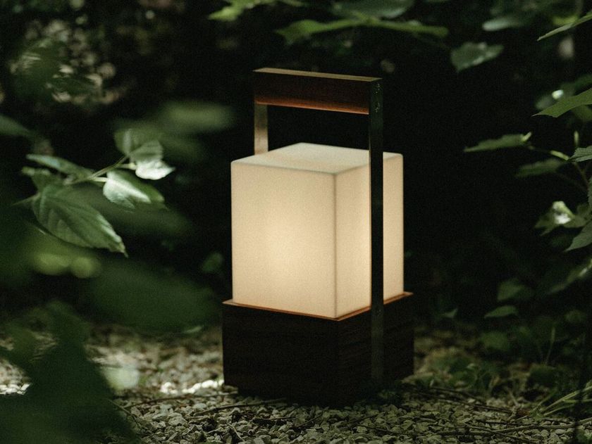 TRADEWINDS
MOON SOON
Outdoor lamp with rechargeable battery