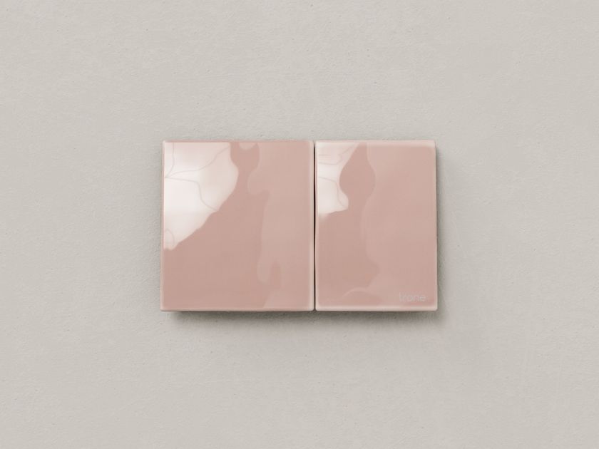 Trone
KAOLINE PINK
Ceramic flush plate