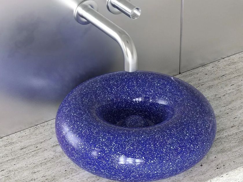 Trone
ORBE FLAKED BLUE
Countertop ceramic washbasin