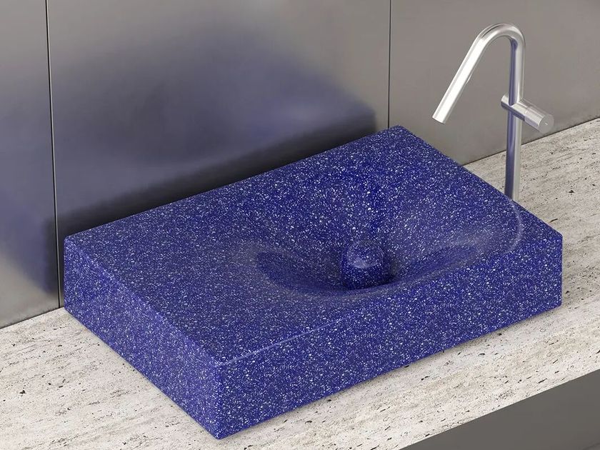 Trone
RITUEL FLAKED BLUE
Countertop ceramic washbasin