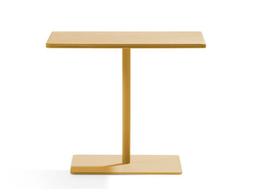 True Design
CREMINO
Low square side table in steel and concrete