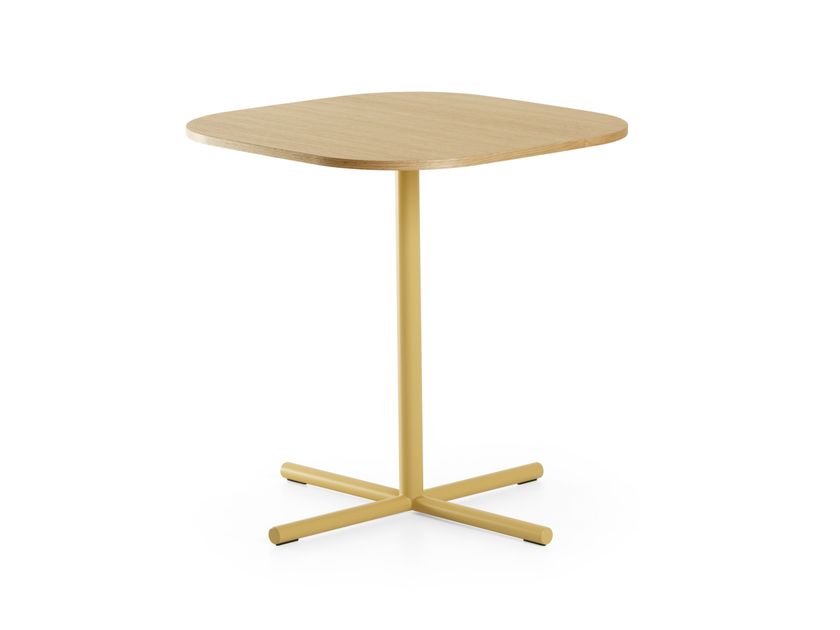 True Design
NOTABLE NT T0HS
Square table with star base