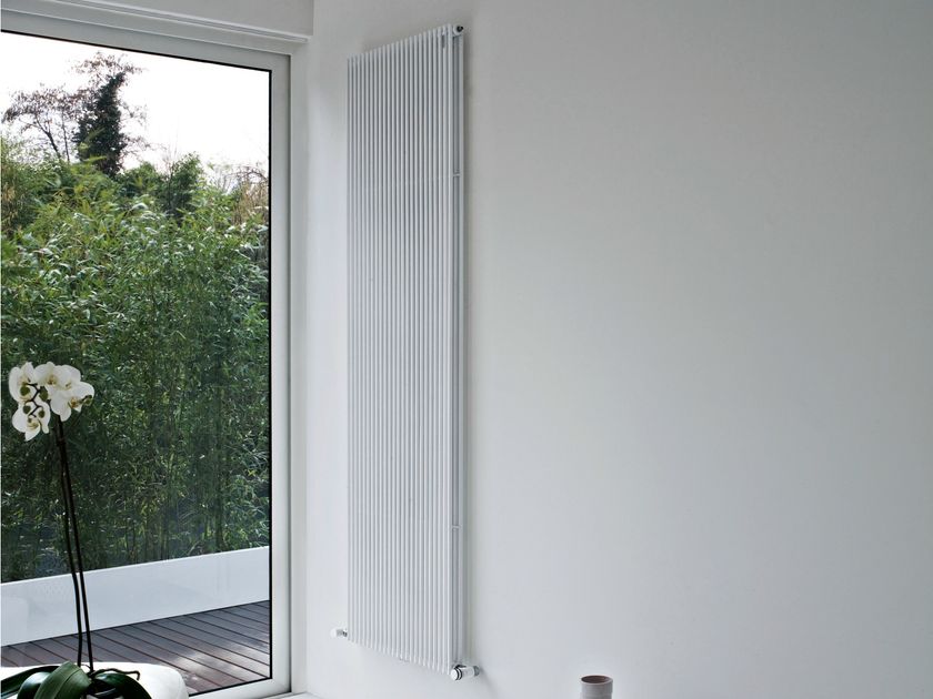 Tubes
BASICS 14D
Hot-water vertical steel decorative radiator