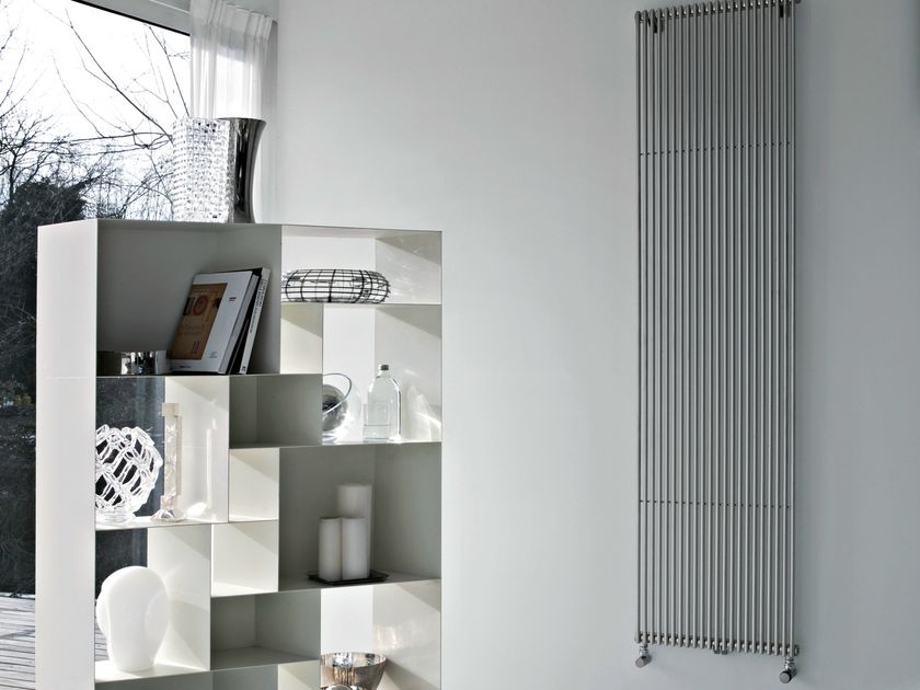 Tubes
BASICS 14G
Hot-water vertical steel decorative radiator