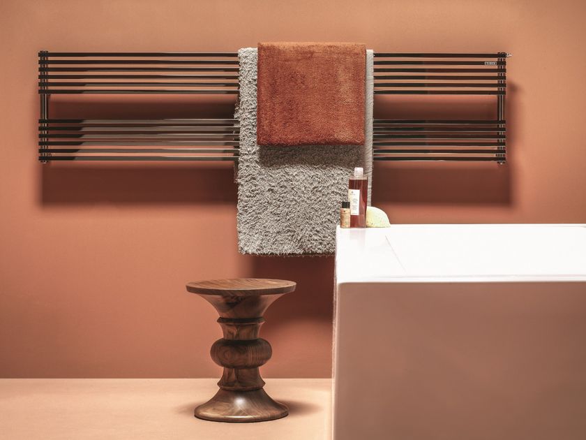 Tubes
KUBIK
Hot-water wall-mounted towel warmer