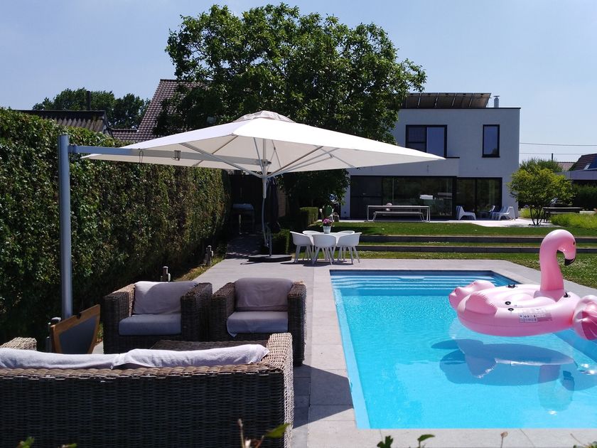 Umbrosa
PARAFLEX MONO
Offset square Garden umbrella
