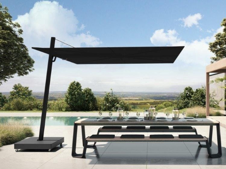 Umbrosa
VERSA PX BLACK
Cantilever Sunbrella® Garden umbrella