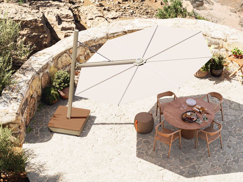 Umbrosa
VERSA PX GREY BEIGE
Offset adjustable Sunbrella® Garden umbrella